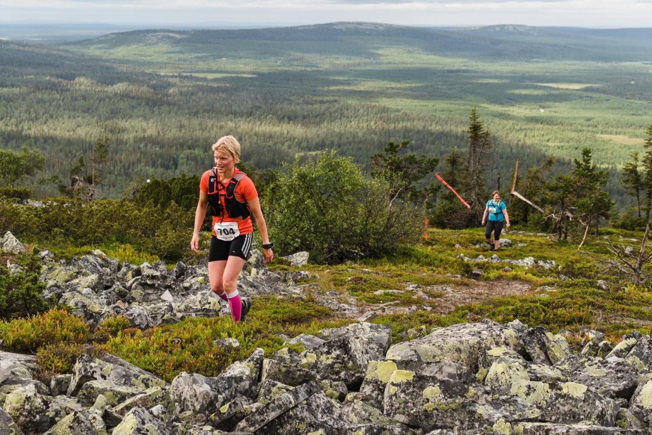 Ski-Inn Pyhaelinna Pyhätunturi Eksteriør bilde